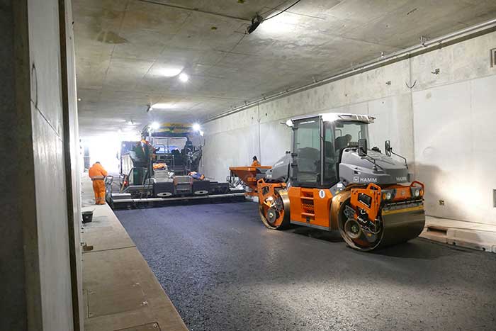 Mitarbeiter von Werner Bau bei Straßenbauarbeiten